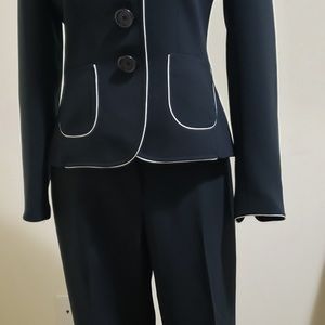 Tahari 2-piece navy pant suit
